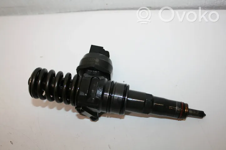 Volkswagen PASSAT B6 Injektoren Einspritzdüsen Satz Set 038130073BQ