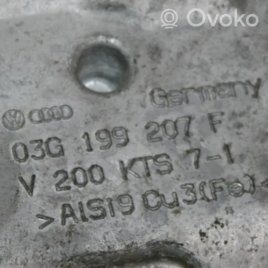 Skoda Octavia Mk2 (1Z) Variklio tvirtinimo kronšteinas 03G199207F