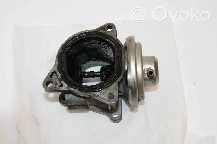 Skoda Octavia Mk2 (1Z) EGR valve 038129637D
