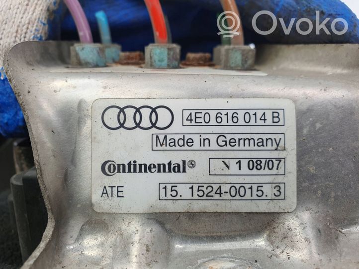 Audi A8 S8 D3 4E Distributore del carburante agli iniettori 4E0616014B