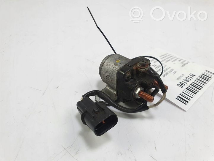 Mitsubishi Pajero Altra parte del vano motore U001T-17074