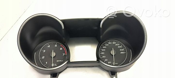 Alfa Romeo Giulia Compteur de vitesse tableau de bord 10R057825