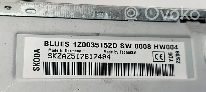 Skoda Octavia Mk2 (1Z) Radio/CD/DVD/GPS-pääyksikkö 1Z0035152D