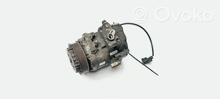 Jaguar XJ X350 Ilmastointilaitteen kompressorin pumppu (A/C) 2W93-19D629-AD