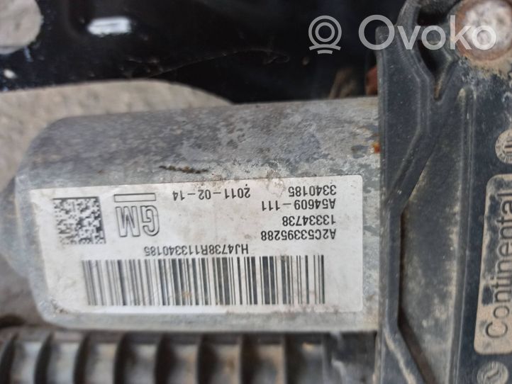 Opel Insignia A Rokas bremzes motoriņš 13334738