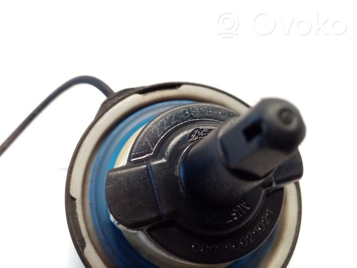 BMW 6 E63 E64 Tappo del serbatoio del carburante 7222391