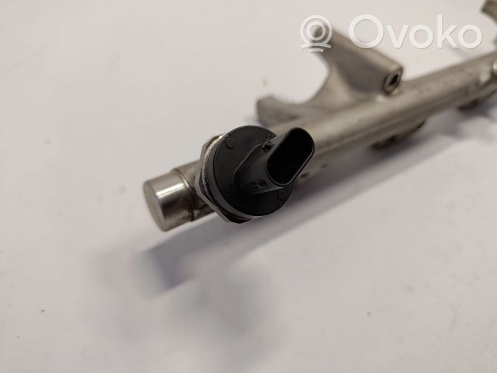 BMW X1 F48 F49 Tubo de alimentación del inyector de combustible 7639979