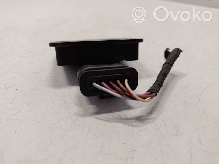 BMW 5 F10 F11 Degvielas temperatūras sensors 16137274148