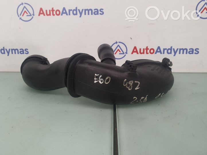 BMW 5 E60 E61 Część rury dolotu powietrza 13717794172