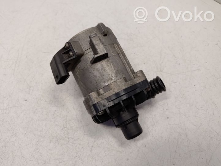 BMW X5 E70 Pompe de circulation d'eau 11517566335