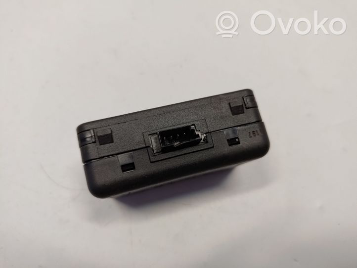 BMW 7 E38 Rain sensor 8363430