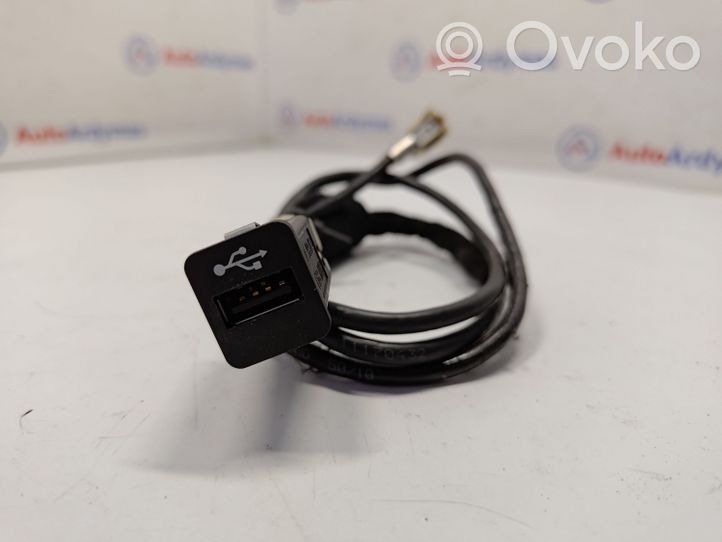 BMW 3 E92 E93 Connettore plug in USB 9237656