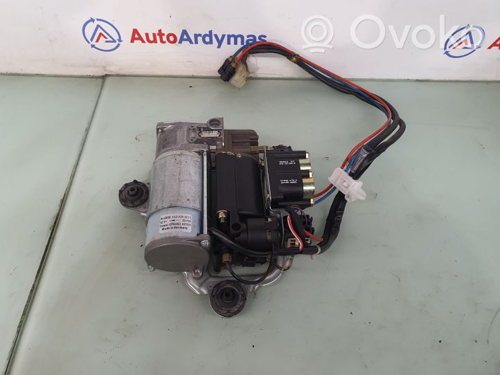 BMW 5 E39 Compresseur / pompe à suspension pneumatique 1082099