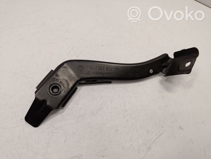 BMW 5 E60 E61 Supporto di montaggio del parafango 51647060814