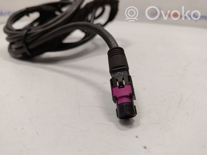 BMW 3 F30 F35 F31 Connettore plug in AUX 84109229247