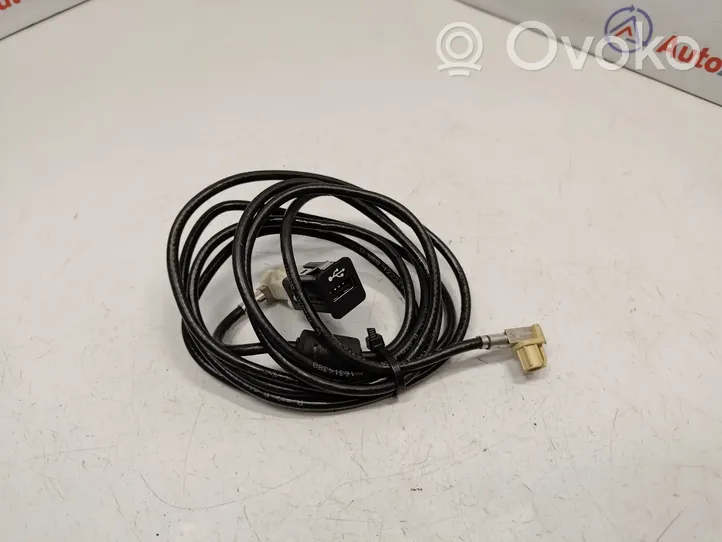 BMW 7 F01 F02 F03 F04 Connettore plug in USB 9237656