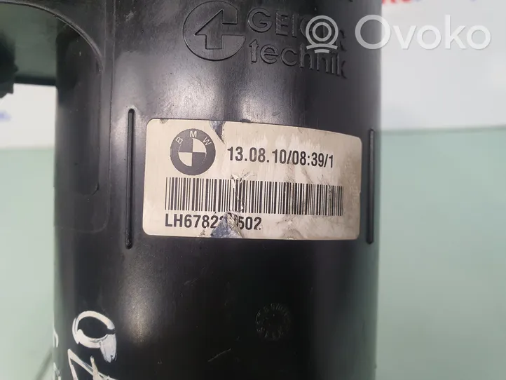 BMW X5 E70 Vairo stiprintuvo skysčio bakelis 32416782286