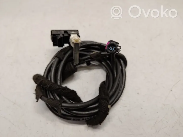 BMW 3 F30 F35 F31 USB socket connector 84109229246