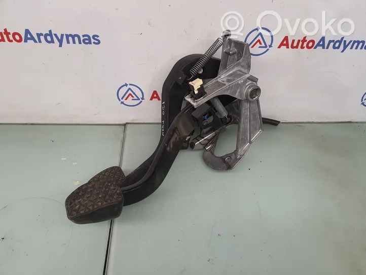 BMW 3 F30 F35 F31 Pedal assembly 6895677