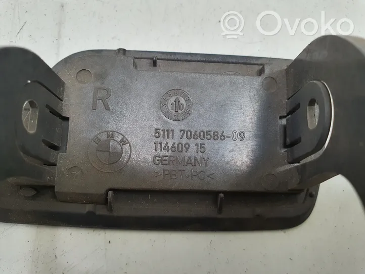 BMW 5 E60 E61 Abdeckung Blende Scheinwerferreinigungsanlage 7060586