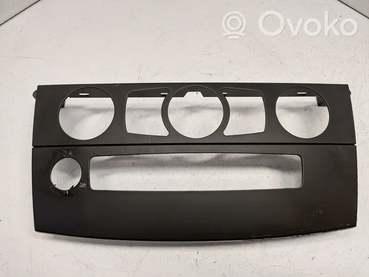 BMW 5 E60 E61 Rivestimento del pannello 6976361