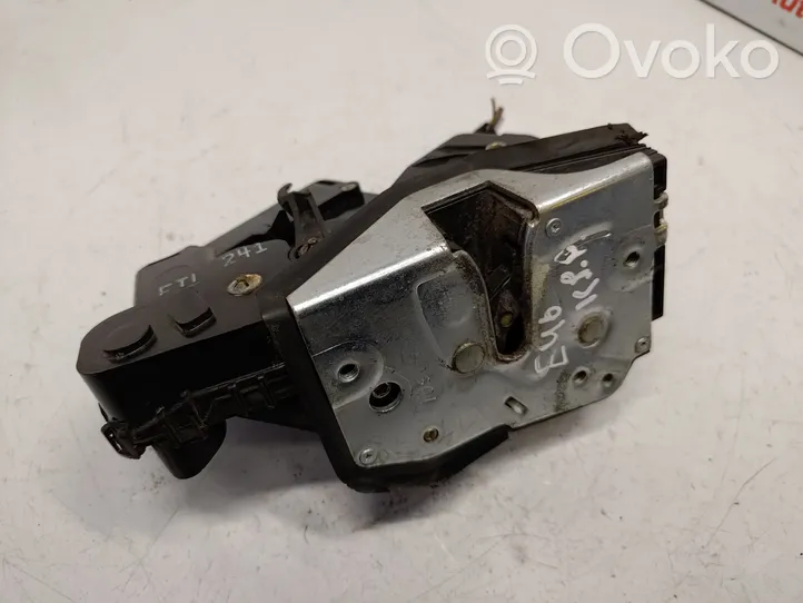 BMW 3 E46 Serrure de porte avant 51217011241