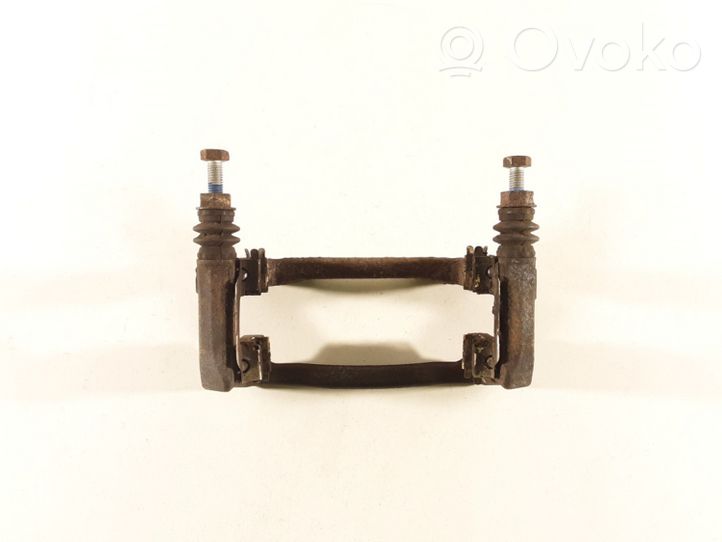 Suzuki SX4 Plaquette / support d'étrier avant 2143B