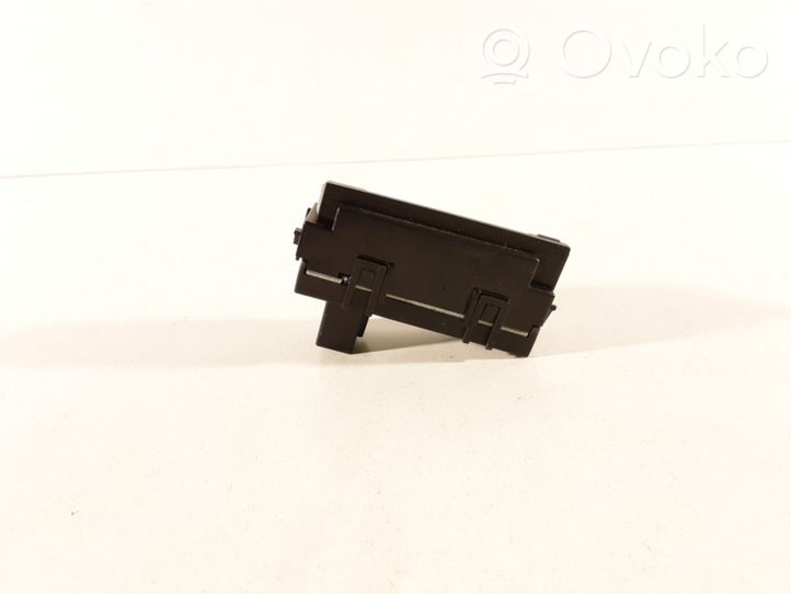 Toyota Prius (XW20) Orologio 8391047040