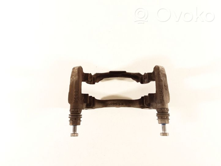 Mini Clubman F54 Supporto della pinza del freno anteriore 49044B