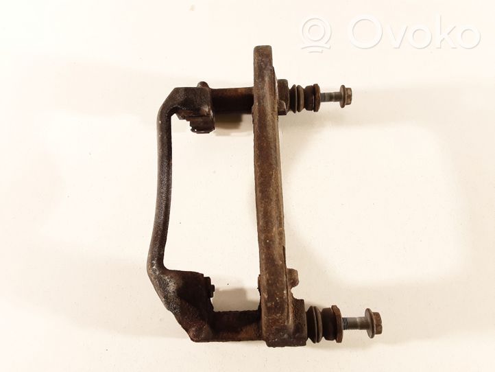 Toyota Auris E180 Supporto della pinza del freno anteriore 701446AD