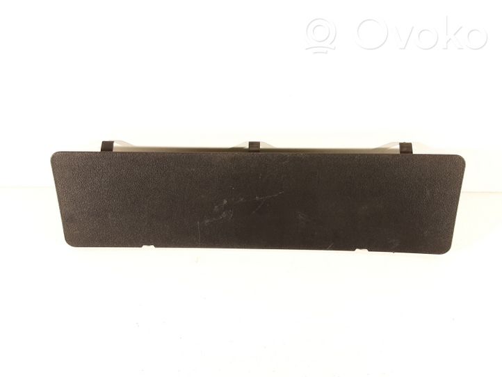 Toyota Corolla Verso AR10 Garniture de hayon 677660F010