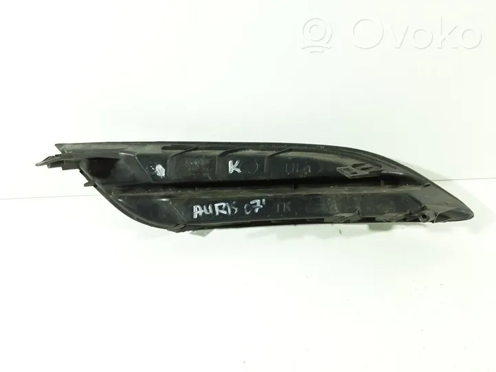 Toyota Auris 150 Kratka dolna zderzaka przedniego 8148202030