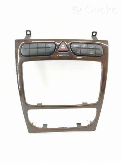 Mercedes-Benz C W203 Garniture panneau inférieur de tableau de bord A2036804639