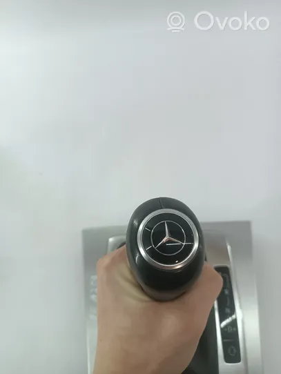 Mercedes-Benz E A207 Pavarų perjungimo svirties apdaila (oda, bumbulas) A2076801107