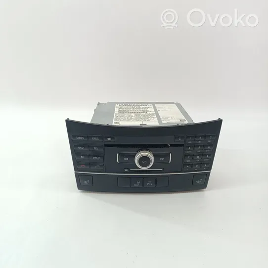 Mercedes-Benz E W212 Unità principale autoradio/CD/DVD/GPS A2129008404