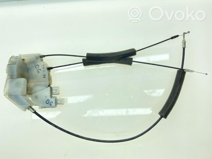 Subaru Outback Aizmugurē slēdzene 61034AG000