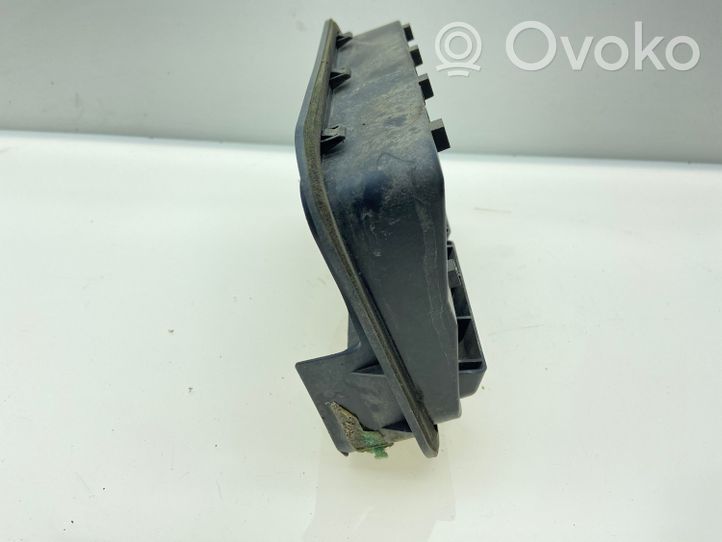 Subaru Legacy Évent de pression de quart de panneau 72653AG010