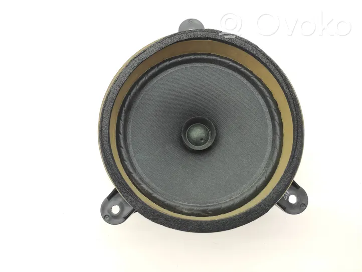 Subaru Outback Enceinte de porte arrière 86301AG100