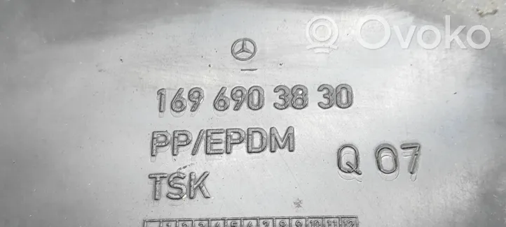Mercedes-Benz A W169 Etupyörän sisälokasuojat 1696903830