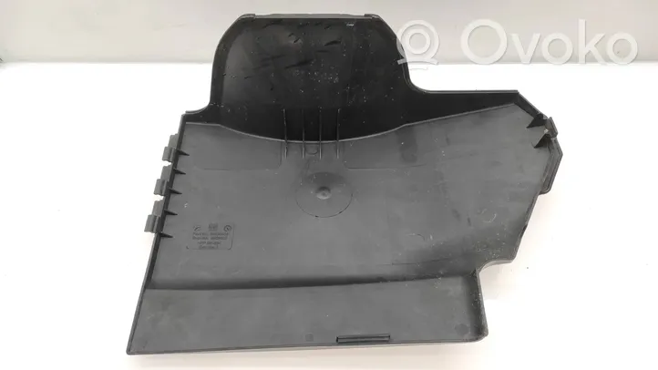 Opel Vectra C Tapa/cubierta para la caja de la batería 24438485