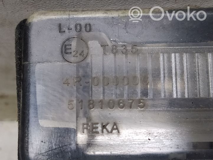 Opel Combo D Éclairage de plaque d'immatriculation 51810675