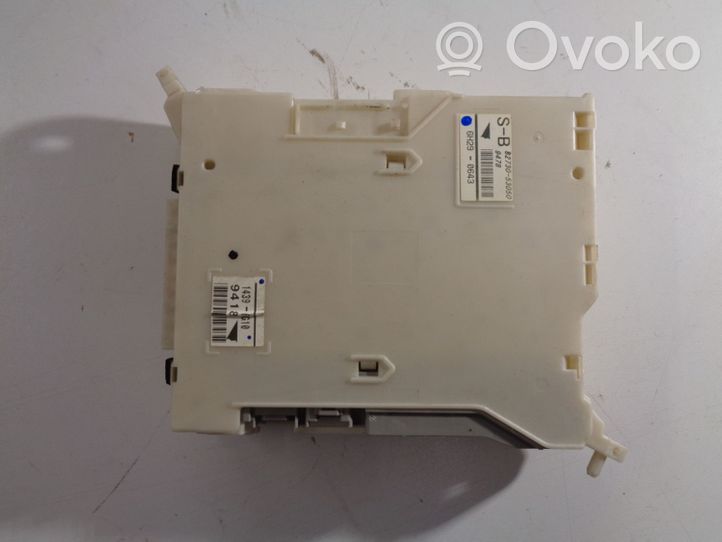 Lexus IS 220D-250-350 Module de fusibles 8273053050