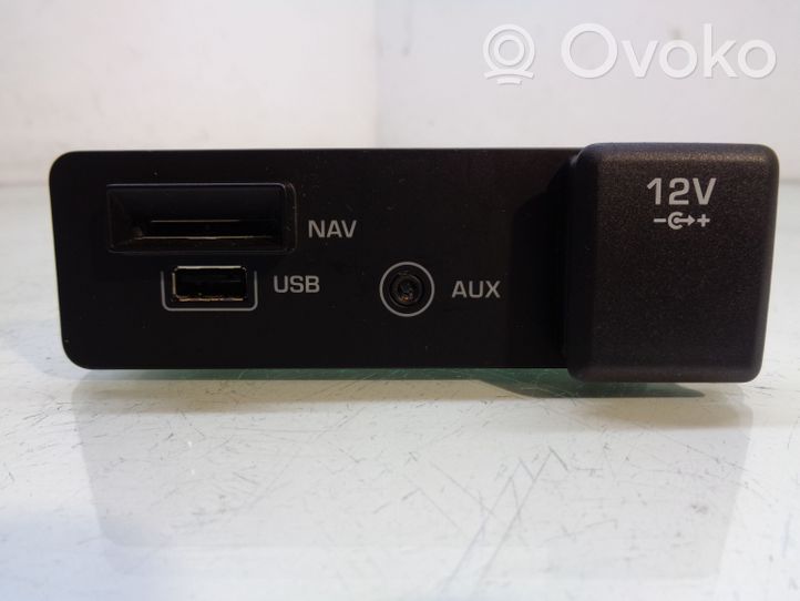 Land Rover Discovery Sport Connecteur/prise USB FK7219C166BD