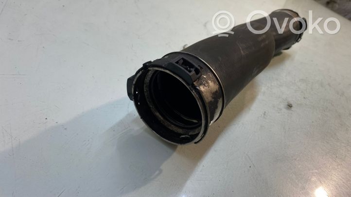 BMW 5 F10 F11 Tube d'admission de tuyau de refroidisseur intermédiaire 521108A