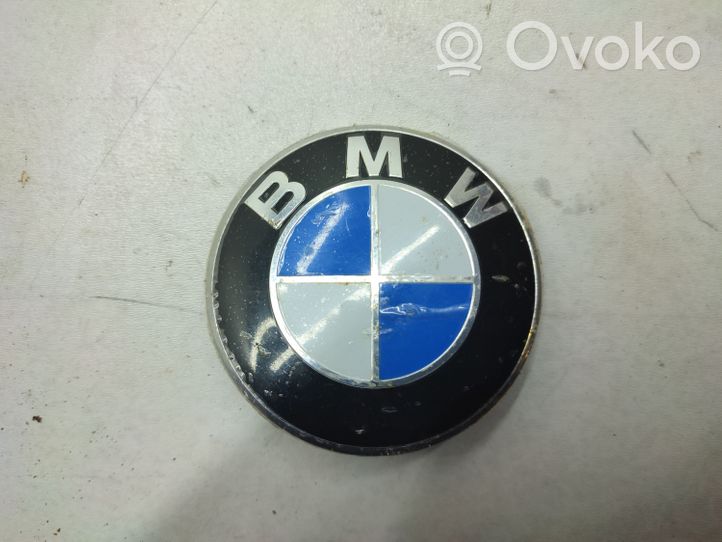 BMW 1 F20 F21 Gamintojo ženkliukas 8132375