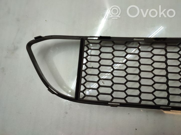 BMW 3 E92 E93 Mascherina inferiore del paraurti anteriore 8047402