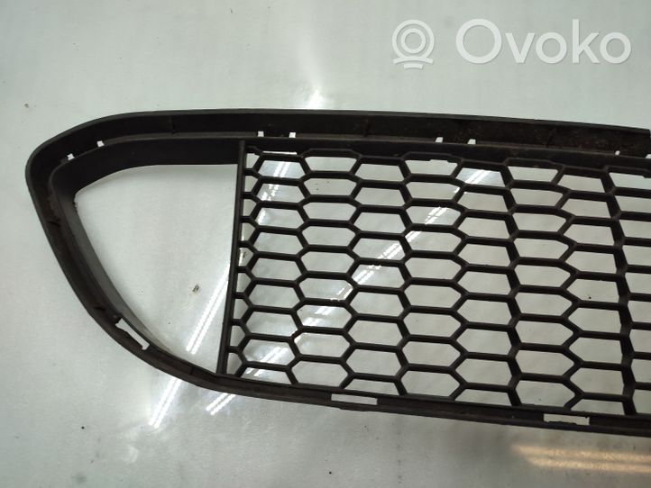 BMW 3 E92 E93 Mascherina inferiore del paraurti anteriore 8047402