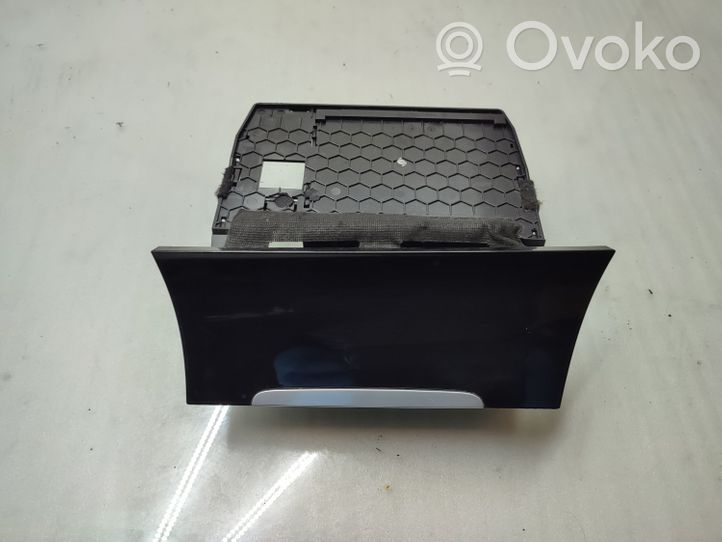 Volkswagen Golf VII Boîte / compartiment de rangement pour tableau de bord 5G2863391