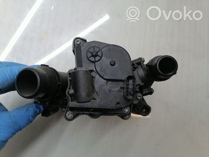 BMW 3 G20 G21 Boîtier de thermostat / thermostat 8642560