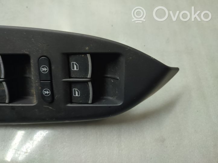 Volkswagen Touran II Interruttore di controllo dell’alzacristalli elettrico 7P6959857